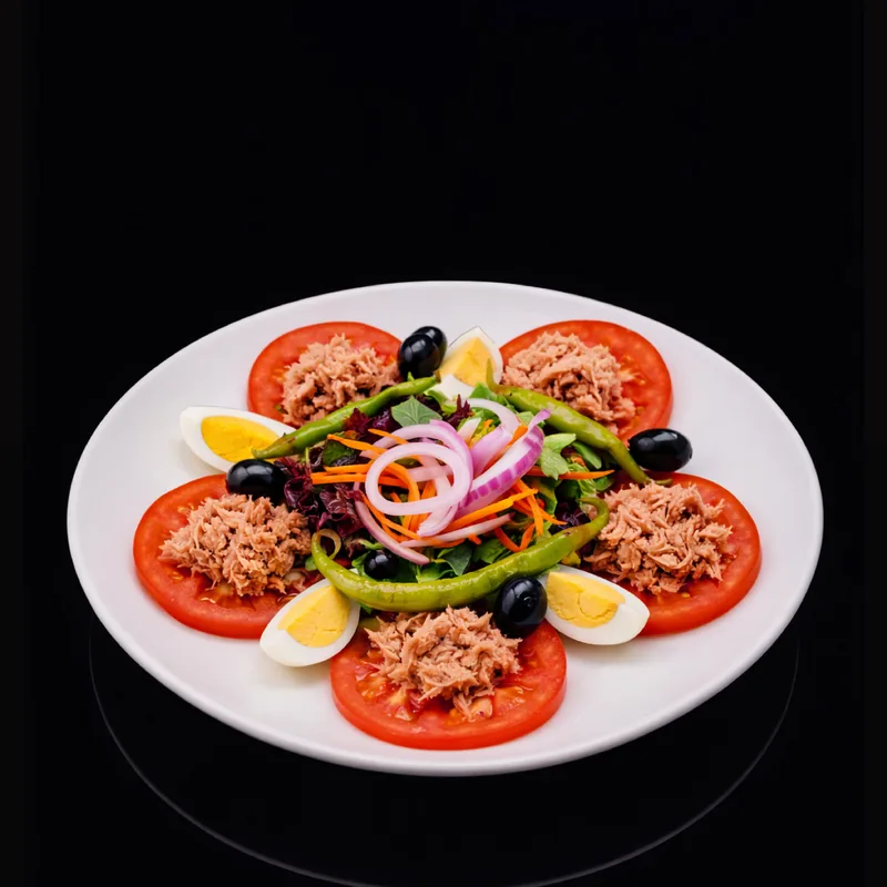 Ensalada de tomate y atún · Ensaladas · Punto Estrella 24h